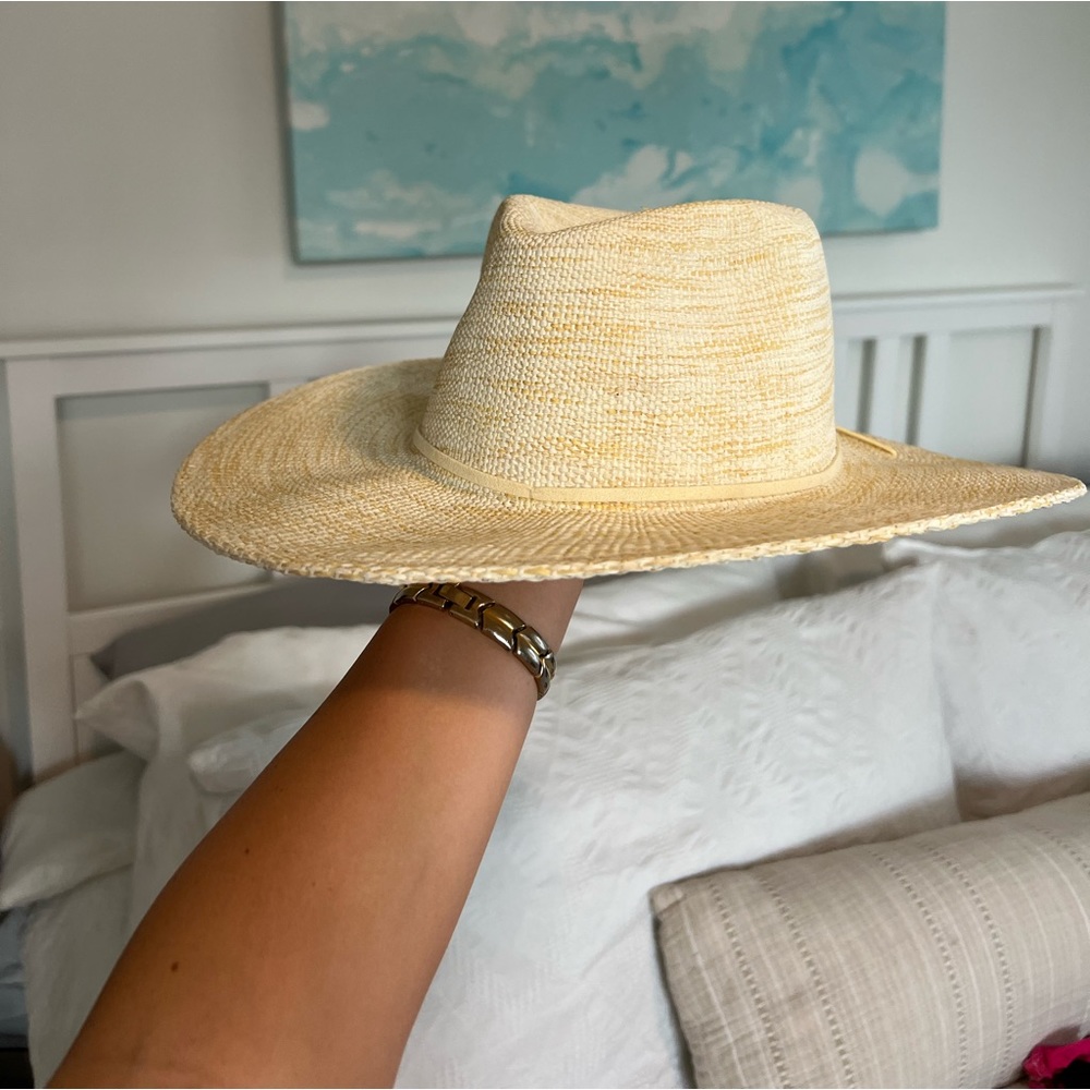 👒 straw hat! Worn once.